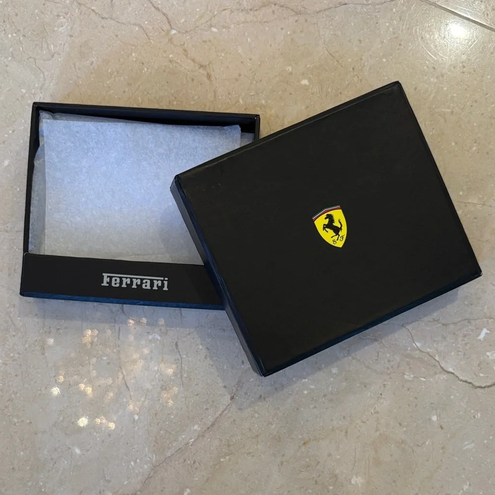 Ferrari Black Box with Yellow Shield Logo - Picture 3 of 4